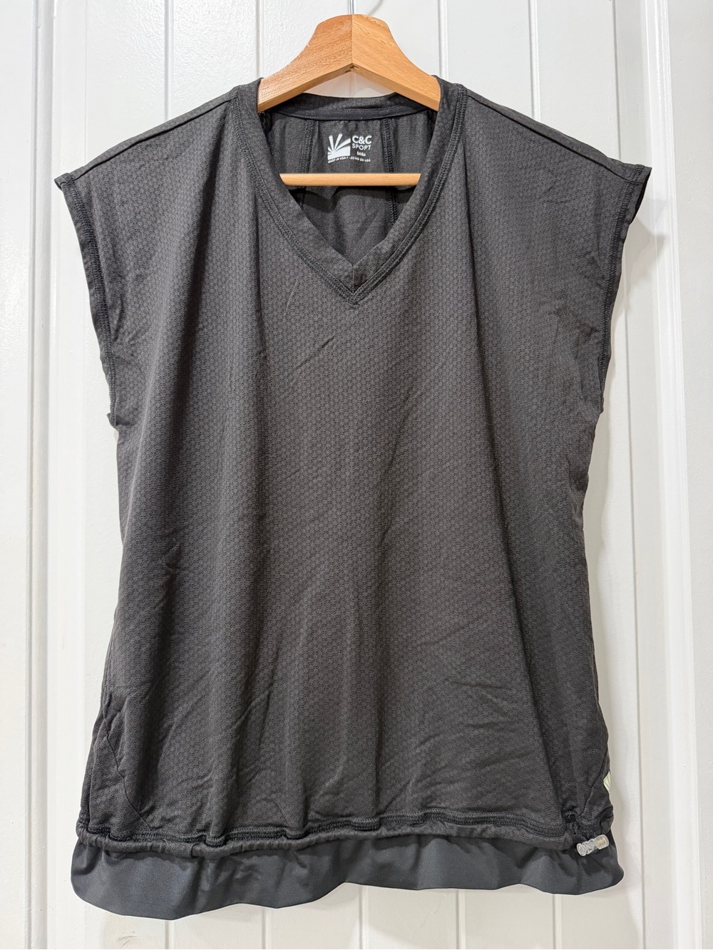 NWOT C&C California Sport Black V-Neck Sleeveless Athletic Tank